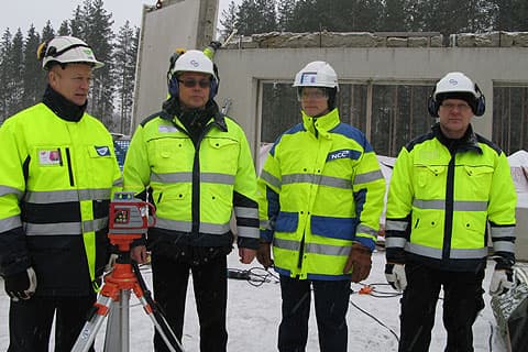 <p data-block-key="0lgcd">Kuvassa vasemmalta toimialajohtaja Risto Björn (TAKK), toimialapäällikkö Kalle Laine (TTS), työvoimapäällikkö Petri Siilanen (NCC Rakennus Oy) ja kouluttaja Reino Holappa (TTS).</p>