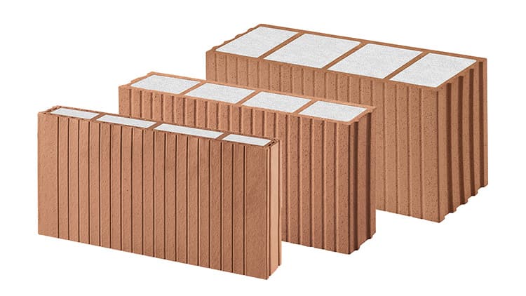<p data-block-key="f0f34">Harkot ovat vahvuuksiltaan 80, 120 ja 180 mm. Harkkojen leveys on 495 mm ja korkeus 249 mm. Keraamisen harkon täytteenä on vulkaaninen kiviaines ja eriste, perliitti.</p>