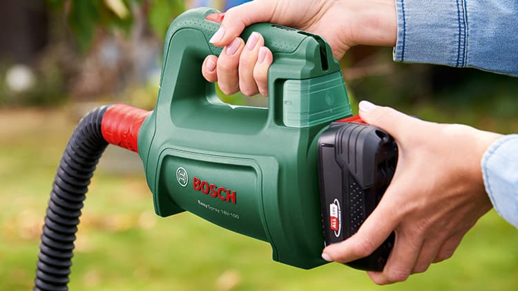 <p data-block-key="aoyx5">Easy Spray 18V-100 -maaliruiskussa oleva 18 V:n akku on yhteensopiva muiden 18V POWER FOR ALL -laitteiden kanssa.</p>