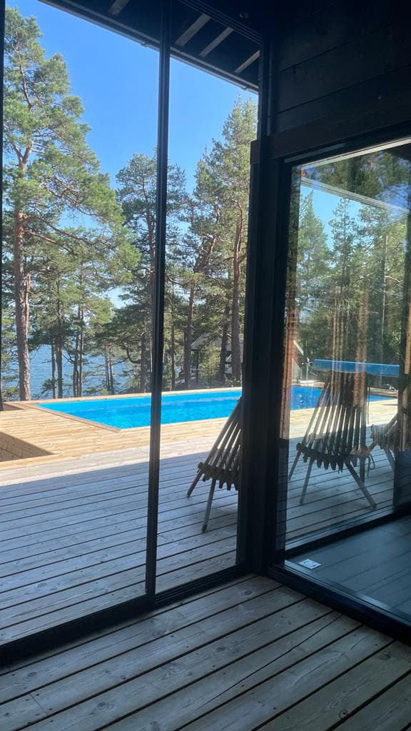 <p data-block-key="8aufb">Lasiterassi on oiva tapa pidentää oleskeluaikaa ulkona säällä kuin säällä.</p>
