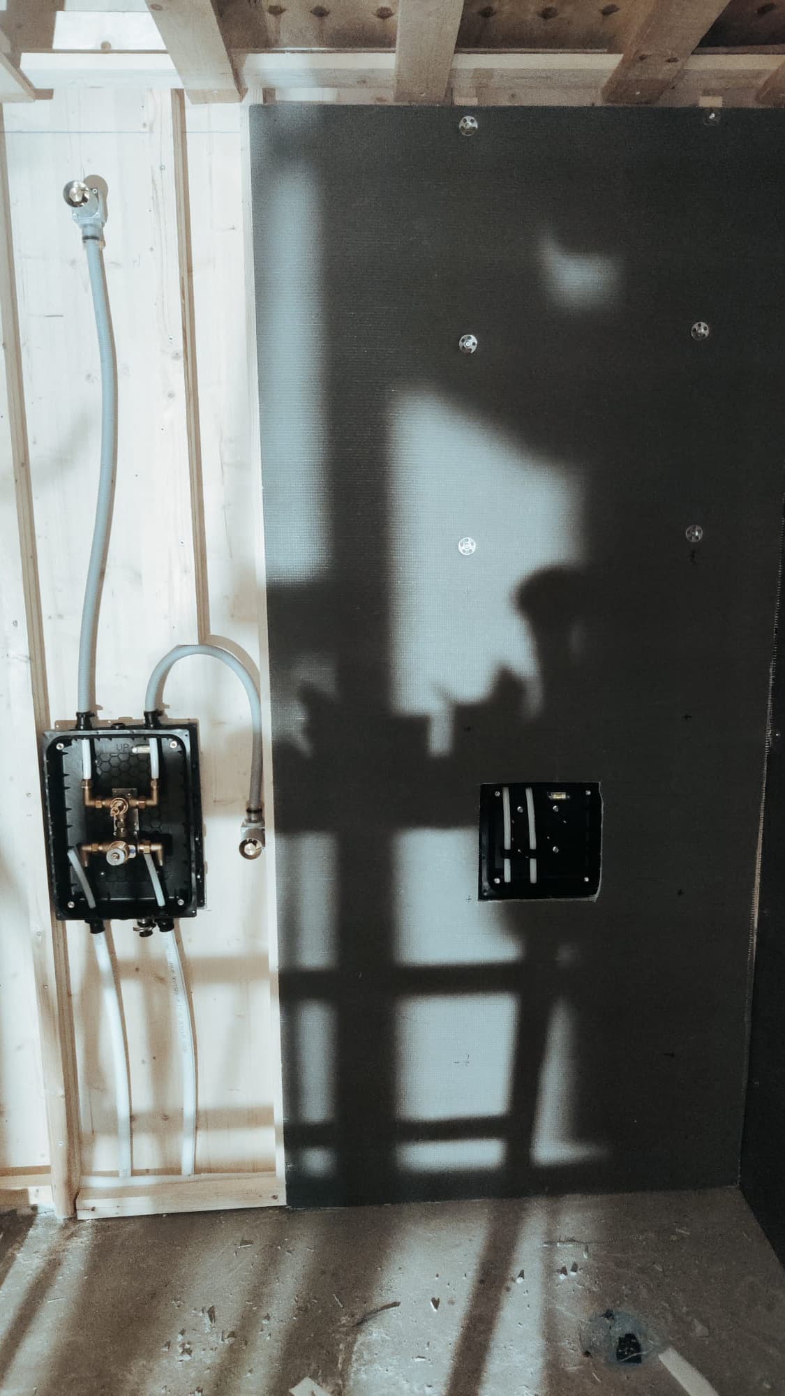 <p data-block-key="jwjur">Kaksikerroksisen Lovisean arkkitehtuurissa on vaikutteita merenkulusta ja perinteisistä puupursista.</p>