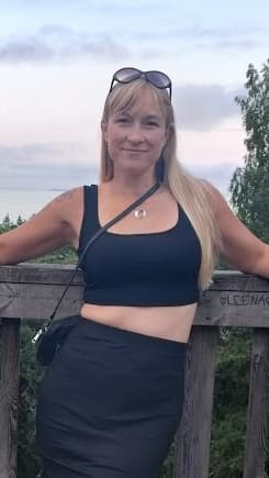 <p data-block-key="7yps8">Tiina Painokallio, Tuotepäällikkö Puutarha.net / OMAtaloyhtiö.fi, Messulehden päätoimittaja -2025 asti</p>