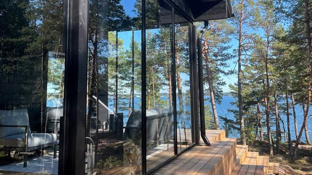 Alumasi Hintikoiden lasiterassi