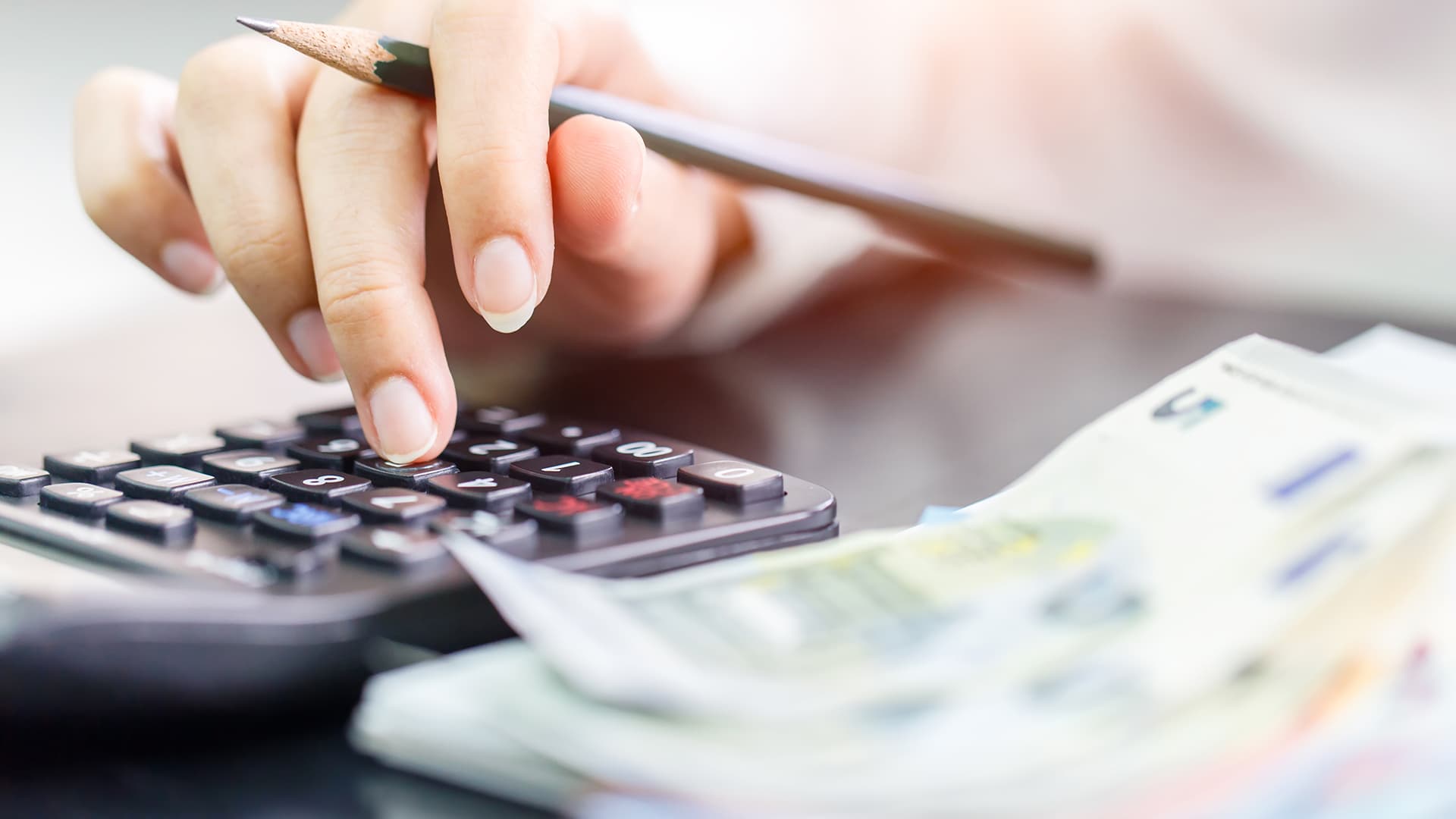 <p data-block-key="fsu44">Oma remontti on helpompi suunnitella kun tietää tulevat kustannukset ja vähennyksien mahdollisuudet. (Kuva: Adobe Stock)</p>