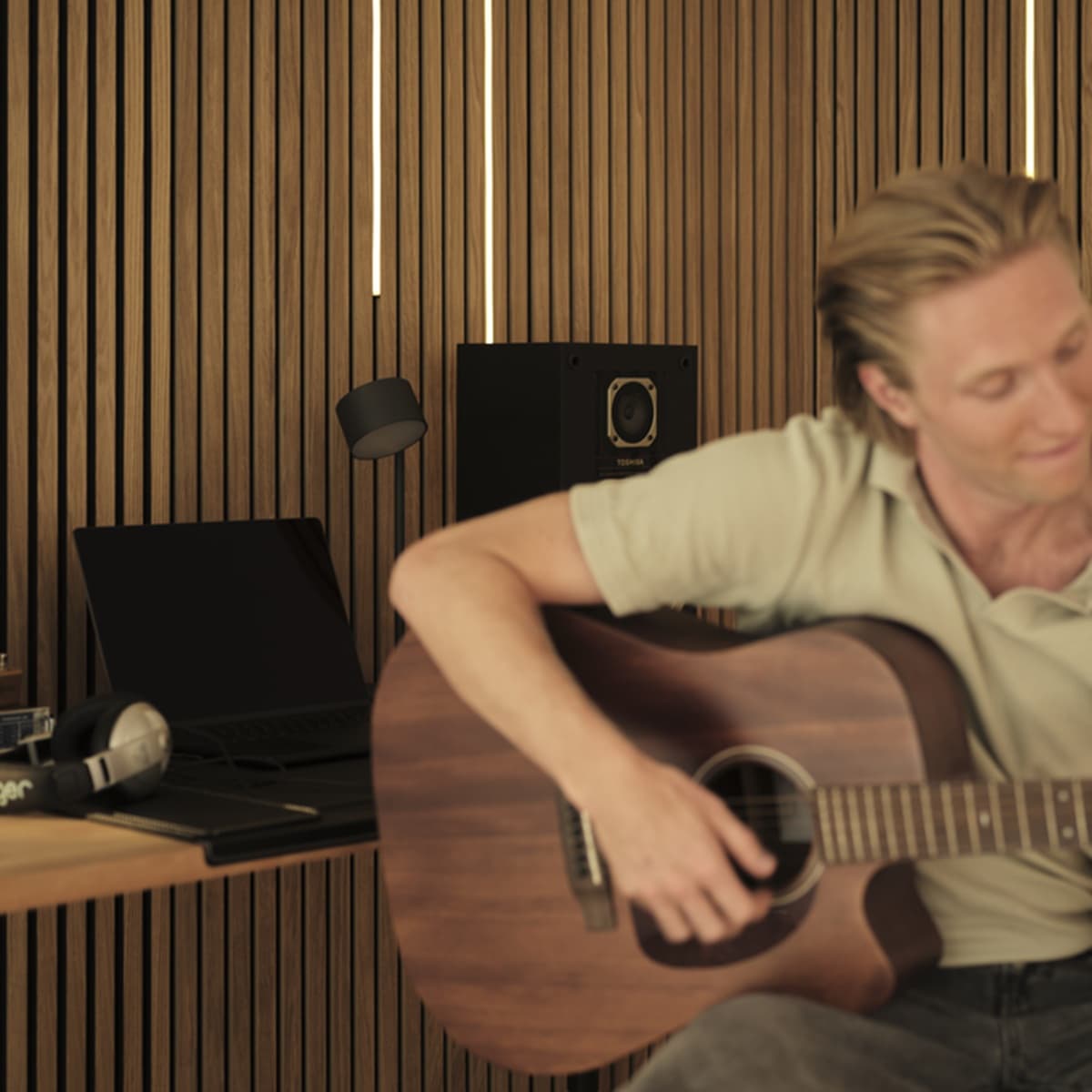 <p data-block-key="bijb2">OSRAM FLEX ACOUSTIC BLACK tarjoaa helpon tavan viimeistellä akustiikkapaneeli näyttäväksi sisustuselementiksi.</p>